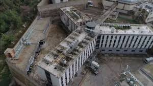 مبنى سجن رومية من الخارج